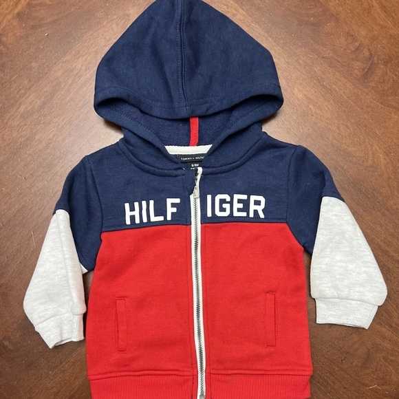 Tommy Hilfiger Zip Up Hooded sweater Size 6/9 Months NWT - Picture 6 of 6